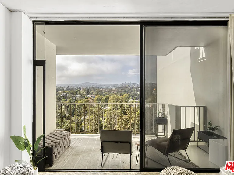 10433 Wilshire Blvd #808 — Photo 9
