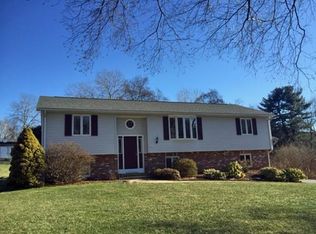 140 Mountain Rd, Holyoke, MA 01040