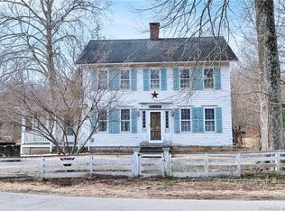 214 Hattertown Rd, Newtown, CT 06470