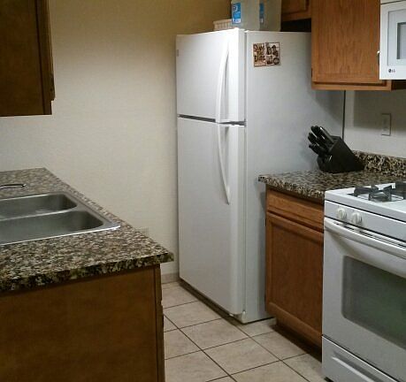 5th image of 752 Stafford Ct