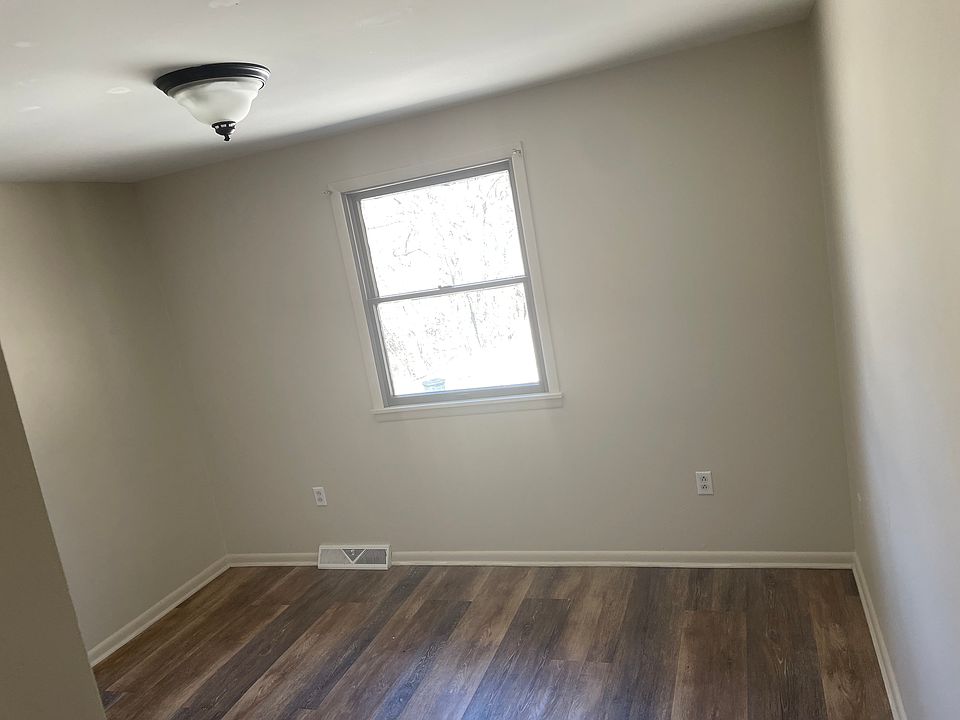 Larger bedroom