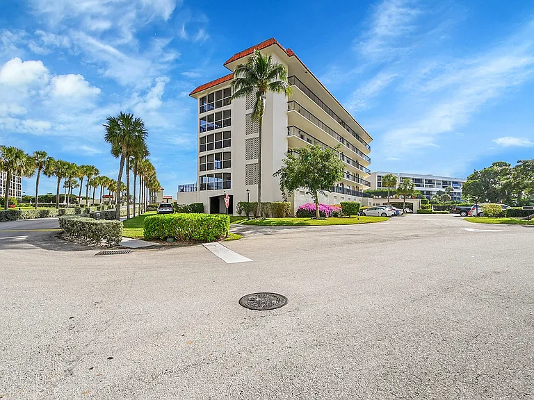2871 N Ocean Blvd #D302 — Photo 52