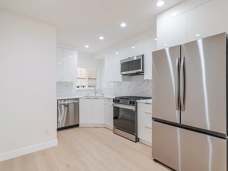323 N Louise St #C — Photo 6