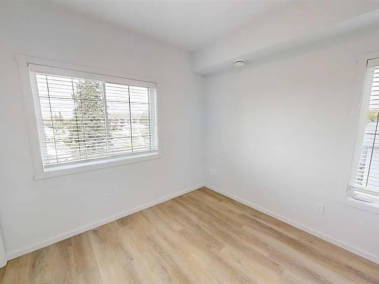 10101 105th Ave #101 — Photo 11