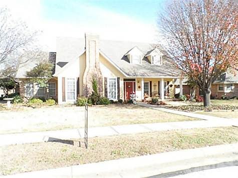 1st image of 702 Williamsburg Dr