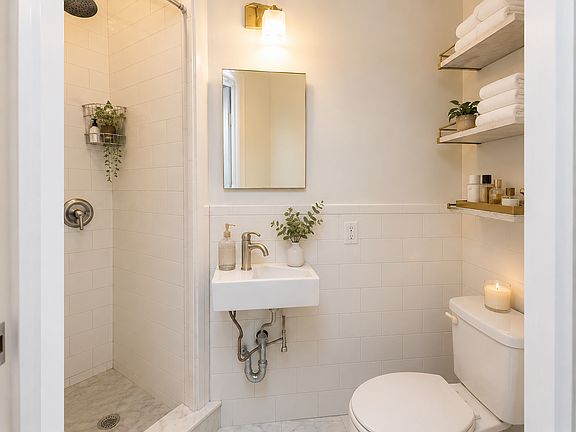 4th image of 237 E 10th St APT 1A