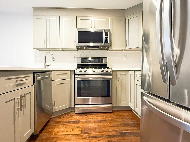 316 Halsey St #1 — Photo 5