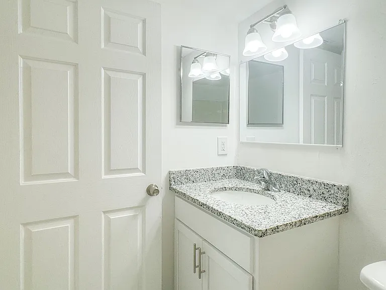11970 Palm Bay Ct — Photo 10