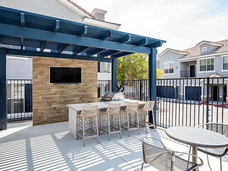 Outdoor Bar & Grilling Stations
