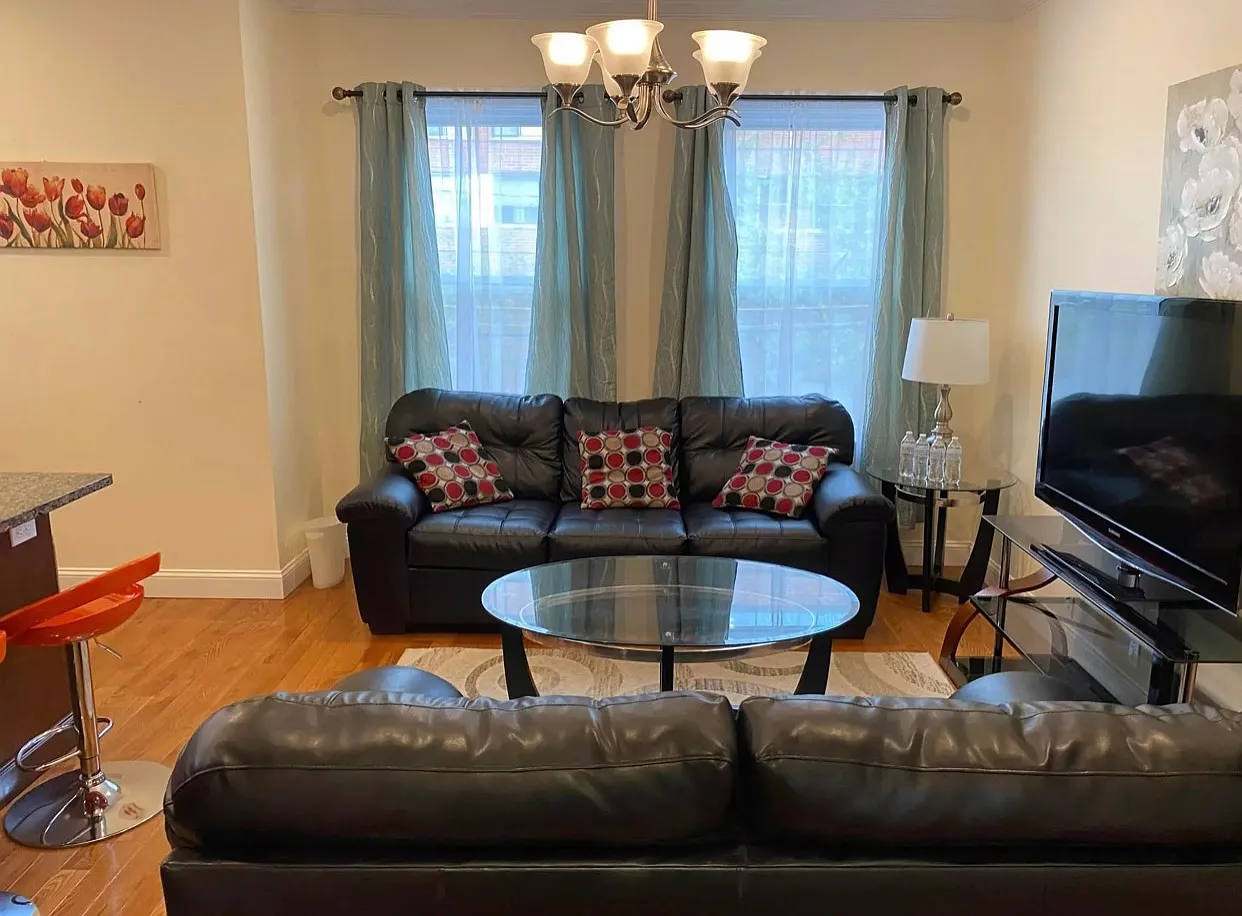 4 bed, 1400 sqft, $1,450 — Photo 2