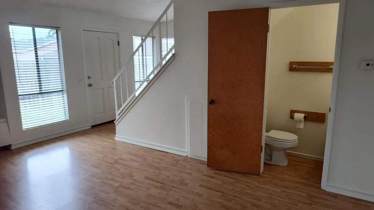 2 bed, 1.5 bath, 969 sqft, $2,650 — Photo 4