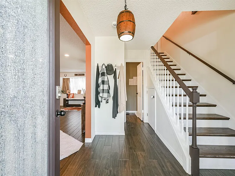 3728 Autumn Ln — Photo 4