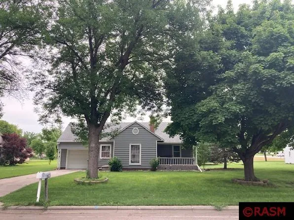 12 3rd St NE, Fairfax, MN 55332