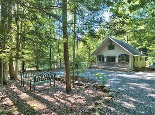 2374 Overlook Ln, Pocono Pines, PA