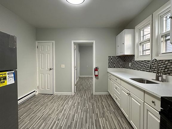 5th image of 380 Somerset St #4