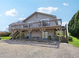 20 White Swan Dr, Narragansett, RI 02882