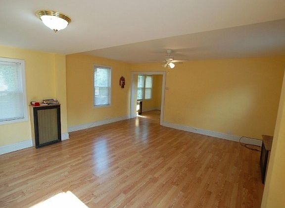 5th image of 96 Charles St