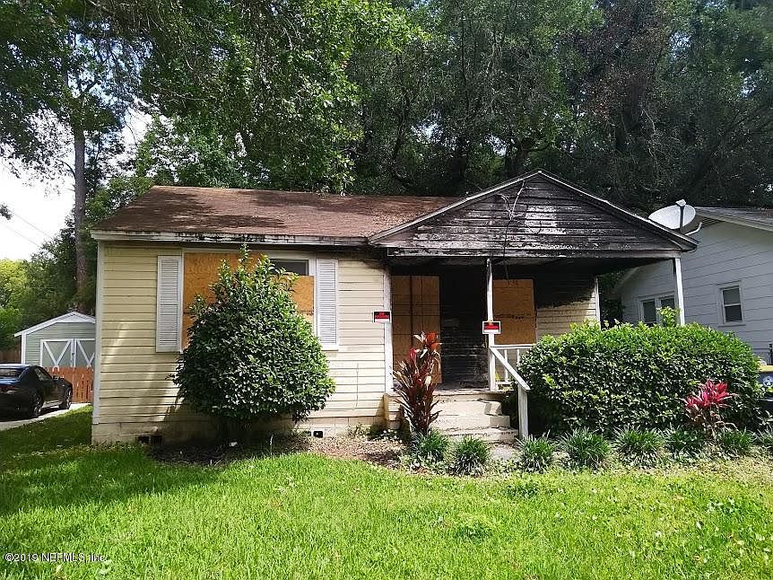 1st image of 3229 College St