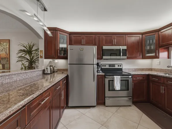 811 S Hollybrook Drive #202, Pembroke Pines, FL 33025