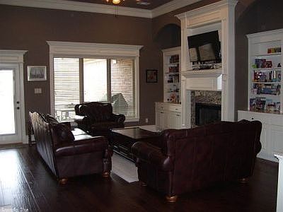 5th image of 7910 Worth Ave E