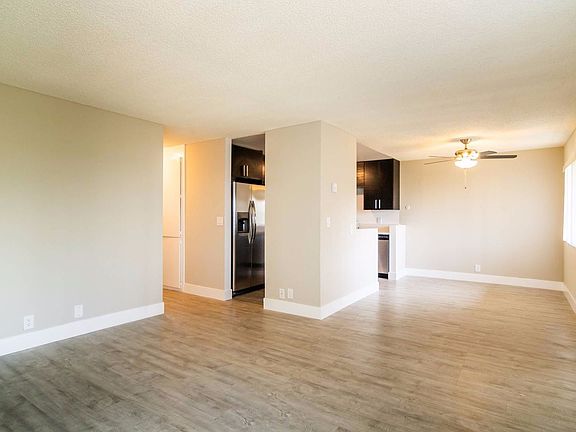 4th image of 3030 Montrose Ave #104