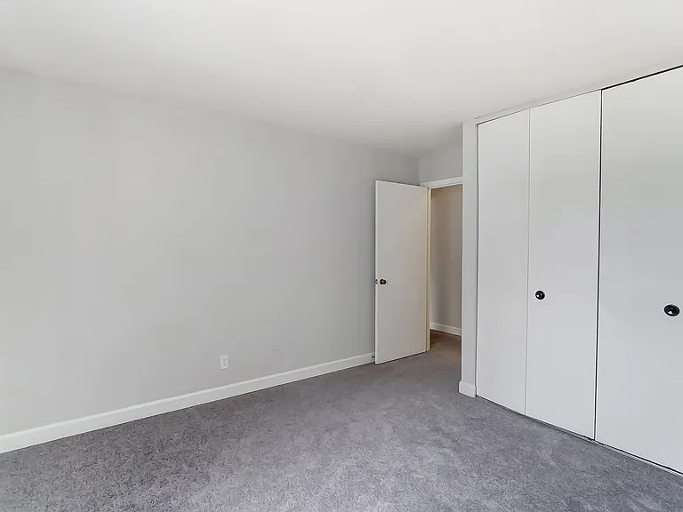 Candlelite Apartments — Photo 81