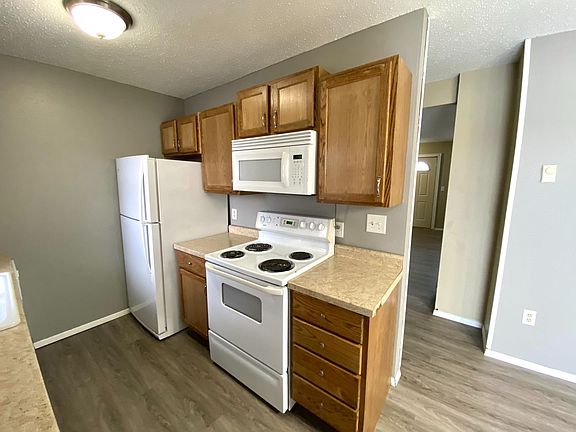 2nd image of 527 4th Ave NW