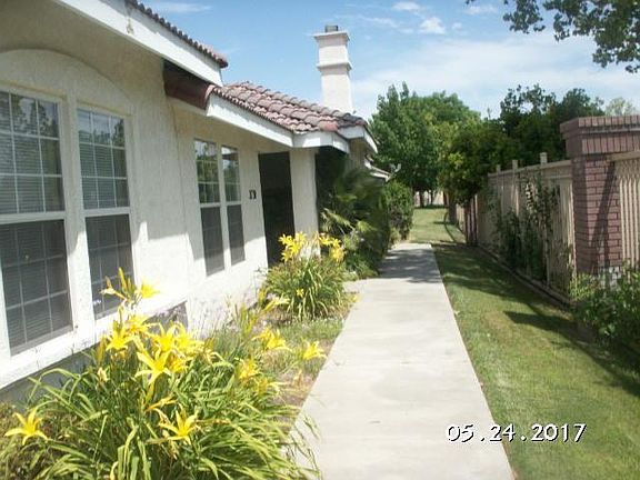 4th image of 2728 S Tamarack Ct