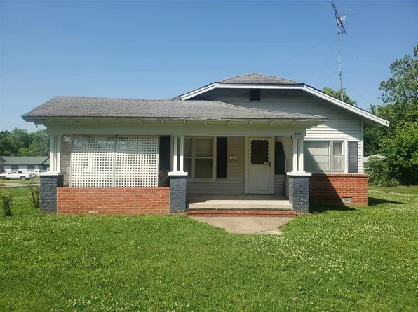 623 E 10th St, Holdenville, OK 74848