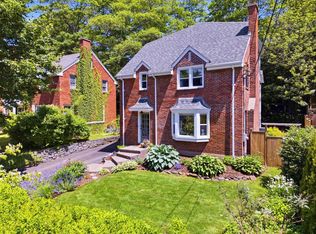 1135 Rockcliffe St, Halifax, NS B3H 3Y7