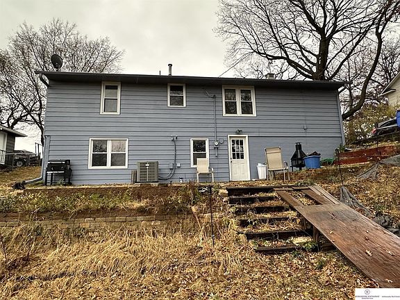 2nd image of 214 Oak St