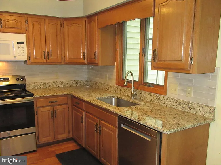4830 Misty Ct — Photo 2