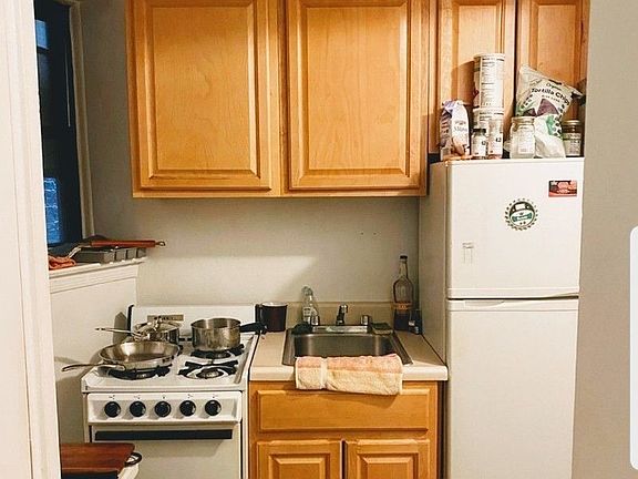 5th image of 252 E 89th St #1BB
