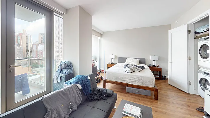 Rented by Bond New York | media 28