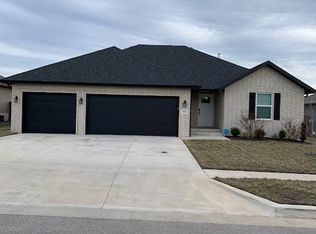 1838 S Shayla Ave, Springfield, MO 65802