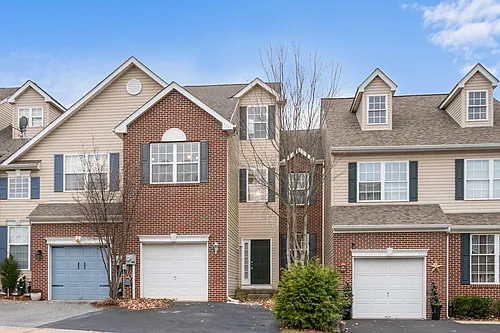 5203 Spring Ridge Dr E Photo 1