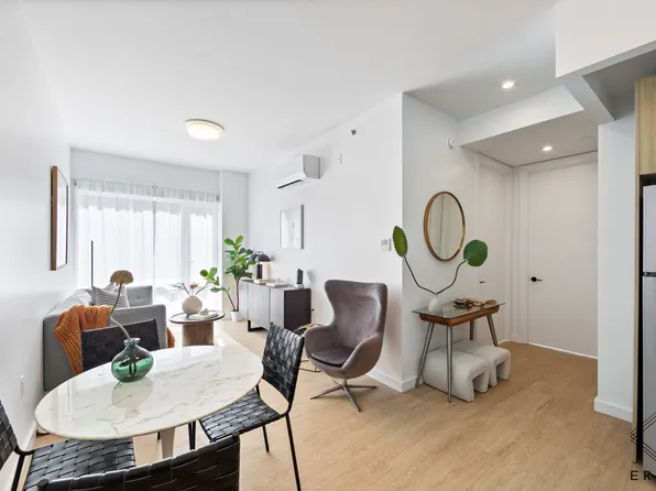 80 Linden Boulevard image 2 of 24