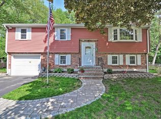 12 High Rock Rd, Holliston, MA 01746