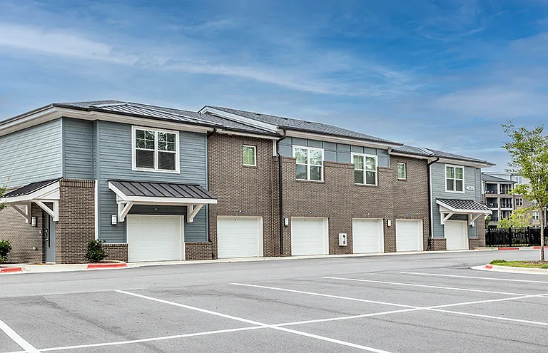 Aviation Crossing Apartments — Photo 60