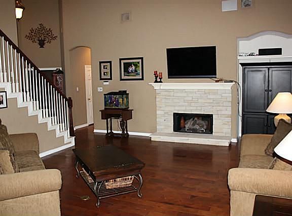 4th image of 1507 Oakhollow Dr