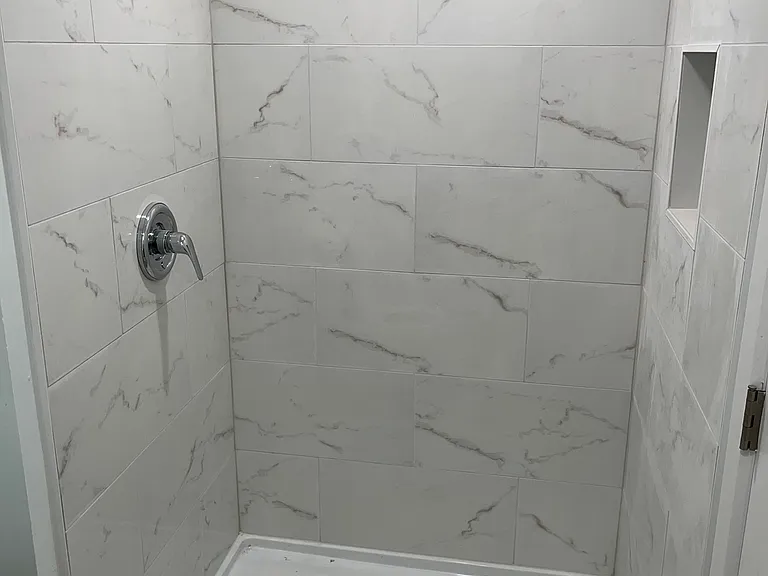 4725-4727 Chester Ave #C5 — Photo 2