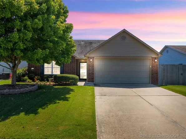 26 E Falcon Dr, Sapulpa, OK 74066