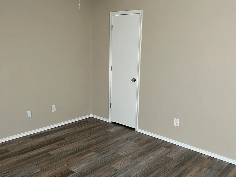 4100 Willow Springs Dr — Photo 11
