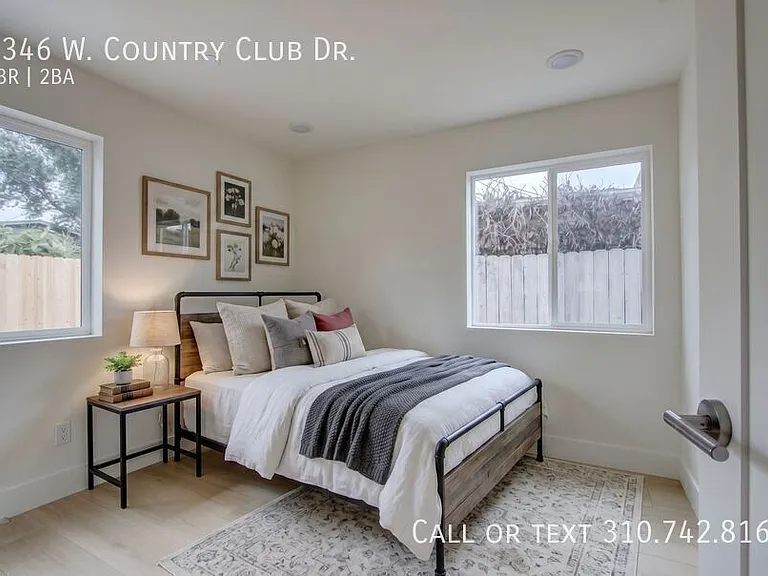 4346 W Country Club Dr — Photo 2