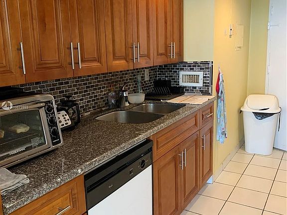 4th image of 5401 Collins Ave APT 319