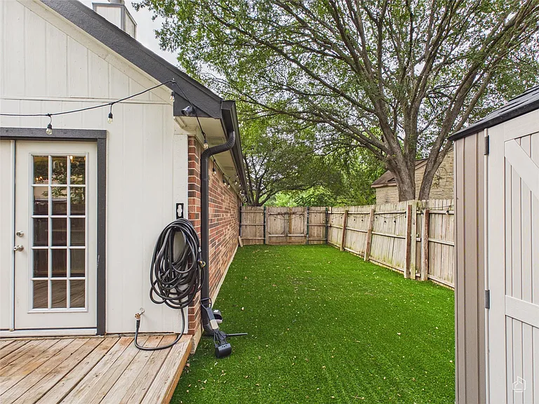 7400 Crepe Myrtle Dr — Photo 26