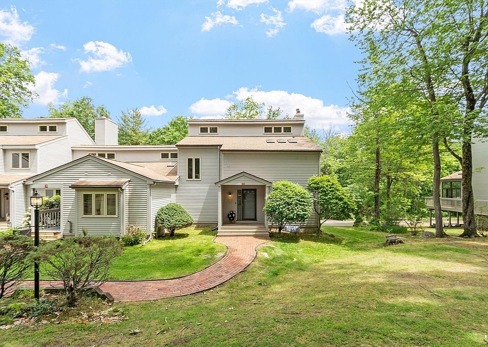 1st image of 77 Parkhurst Dr #77