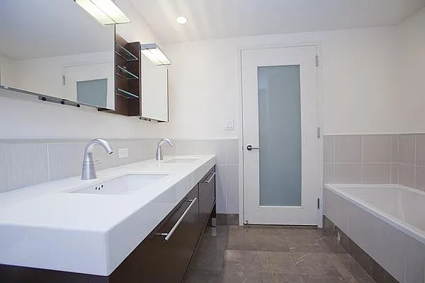 Sold by R New York | media 31