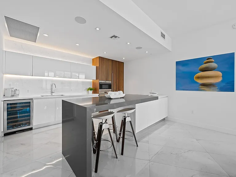 701 N Fort Lauderdale Beach Blvd #1003 — Photo 5