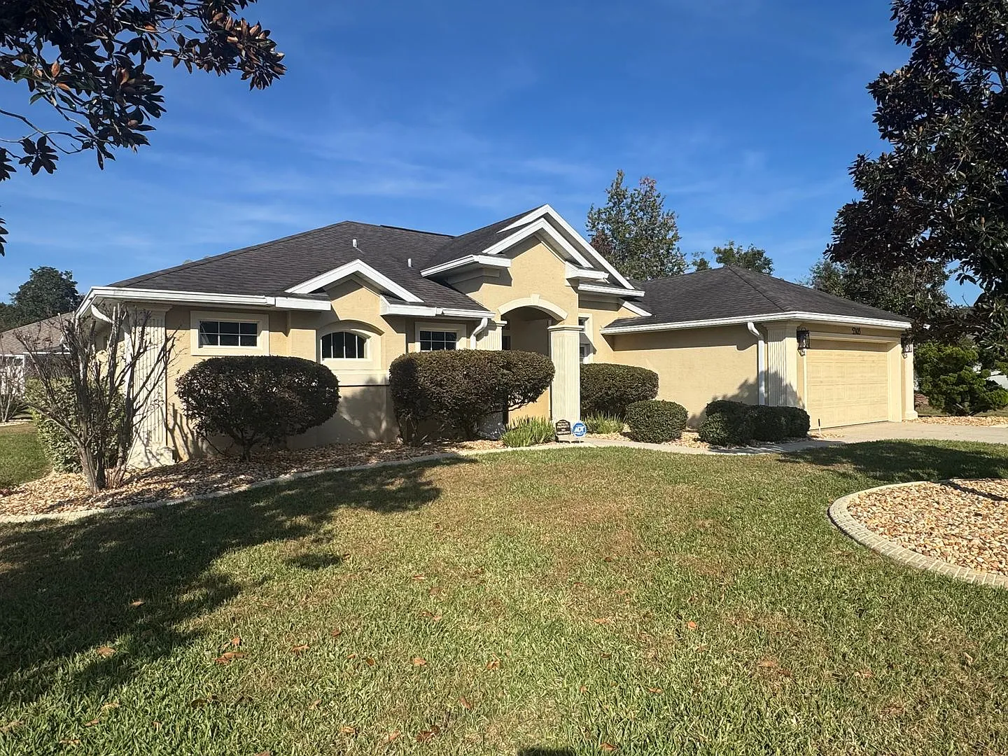 Fully Furnished Executive Home In Desirable SW Neighbohood — Photo 2